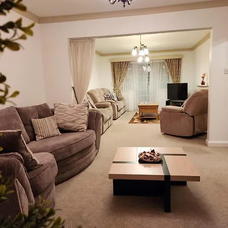 D Elmdon Homestay Shared 4 Bedrooms Birmingham Exterior photo