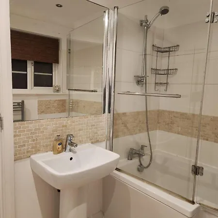 D Elmdon Homestay Shared 4 Bedrooms Birmingham Exterior photo
