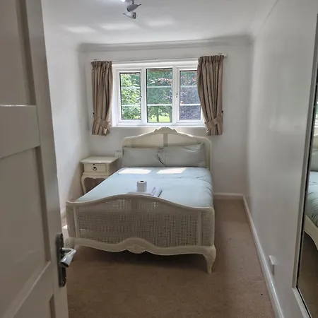 D Elmdon Homestay Shared 4 Bedrooms Birmingham Exterior photo