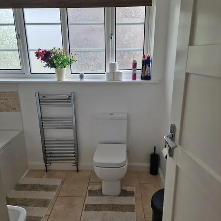 D Elmdon Homestay Shared 4 Bedrooms Birmingham Exterior photo